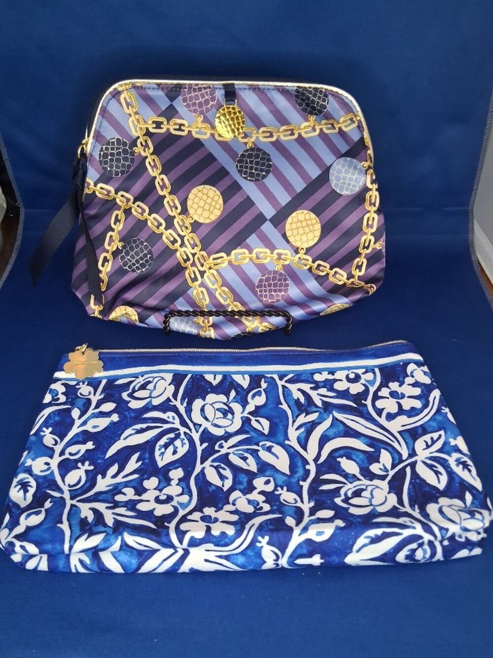 Estée Lauder Cosmetic Bag Duo Floral Pouch & Gold Chain Print Case - Picture 2 of 12